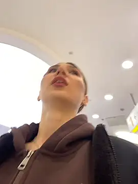 Snapshot of QuitieLia chatting on 02-25-26, 07:51 QuitieLia online show from 02-25-26, 07:51