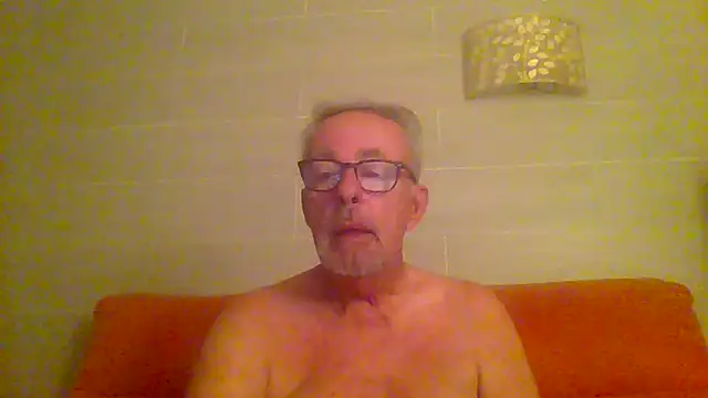 Snapshot of tuggy59 chatting on 09-09-25, 04:23 tuggy59 online show from 09-09-25, 04:23