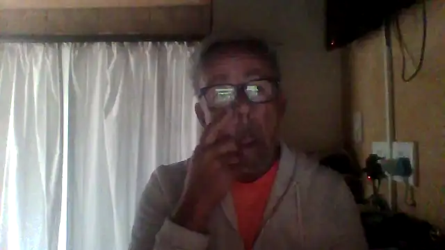 Snapshot of tuggy59 chatting on 10-04-25, 05:16 tuggy59 online show from 10-04-25, 05:16