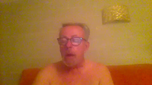 Snapshot of tuggy59 chatting on 05-15-26, 04:30 tuggy59 online show from 05-15-26, 04:30