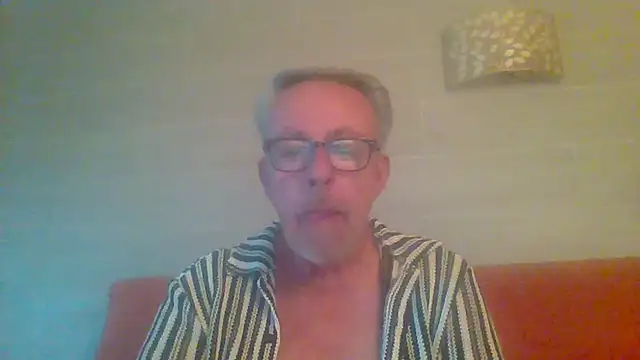 Snapshot of tuggy59 chatting on 05-16-26, 05:15 tuggy59 online show from 05-16-26, 05:15