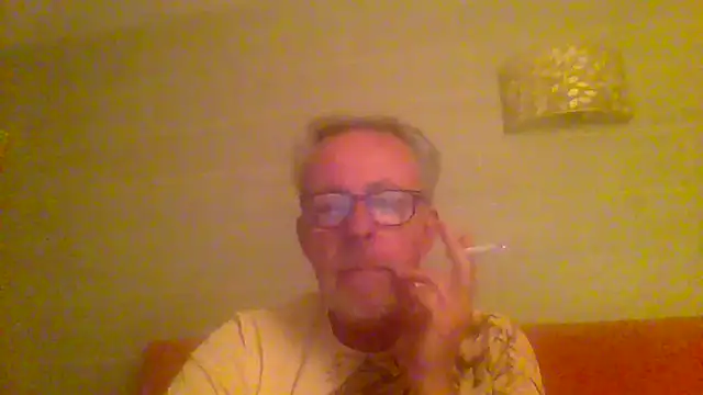 Snapshot of tuggy59 chatting on 05-17-26, 04:32 tuggy59 online show from 05-17-26, 04:32