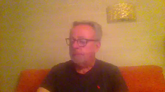 Snapshot of tuggy59 chatting on 05-19-26, 03:46 tuggy59 online show from 05-19-26, 03:46