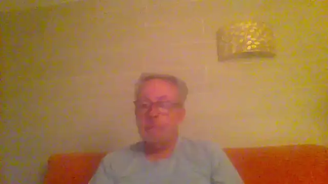 Snapshot of tuggy59 chatting on 05-20-26, 04:51 tuggy59 online show from 05-20-26, 04:51