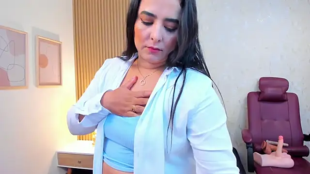 taylor bennet online show from 10-30-25, 12:17