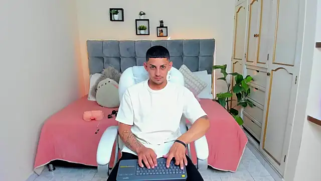 Alex cute77 online show from 01-09-25, 12:09