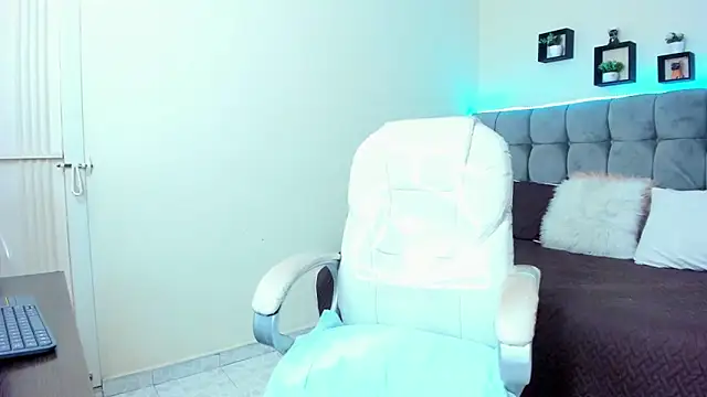 Alex cute77 online show from 02-01-25, 03:18