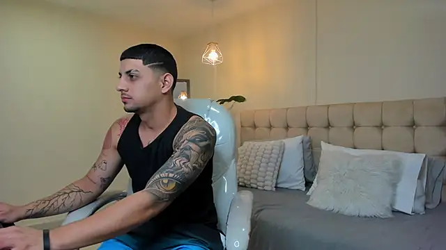 Alex cute77 online show from 03-06-25, 12:19