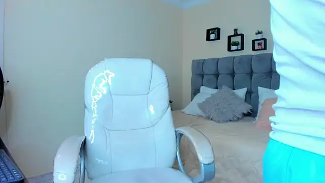 Alex cute77 online show from 03-19-25, 12:23