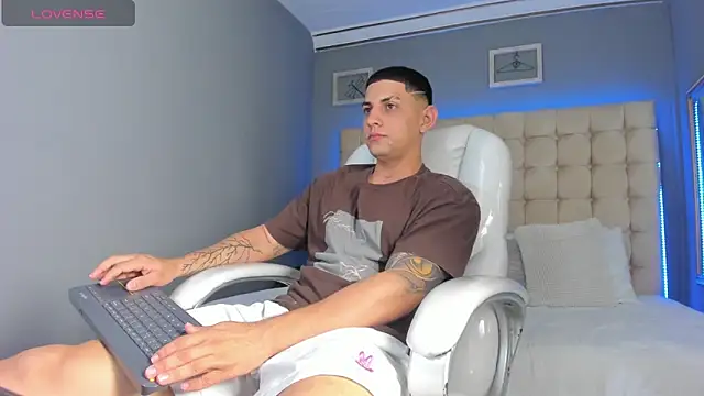 Alex cute77 online show from 09-24-25, 12:41