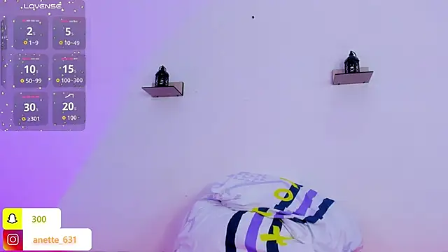 Snapshot of Anette_ chatting on 10-13-25, 07:58 Anette online show from 10-13-25, 07:58