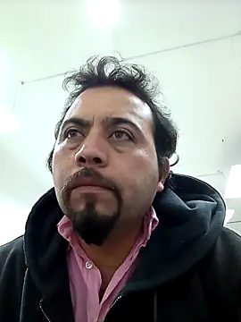 Snapshot of maxAnderson_1 chatting on 02-12-26, 03:18 maxAnderson 1 online show from 02-12-26, 03:18