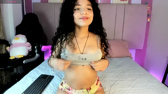 Snapshot of Winnifer_Gonzal chatting on 03-10-25, 03:01 Winnifer Gonzal online show from 03-10-25, 03:01