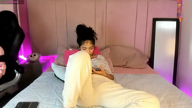 Snapshot of Winnifer_Gonzal chatting on 03-16-25, 07:37 Winnifer Gonzal online show from 03-16-25, 07:37