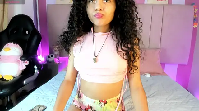 Snapshot of Winnifer_Gonzal chatting on 03-18-25, 04:04 Winnifer Gonzal online show from 03-18-25, 04:04