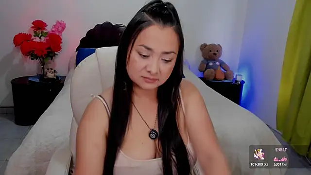 Snapshot of emilydolshe2 chatting on 02-18-26, 02:02 emilydolshe2 online show from 02-18-26, 02:02