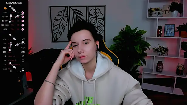 Snapshot of _Rein_ramm chatting on 02-26-25, 12:25  Rein ramm online show from 02-26-25, 12:25