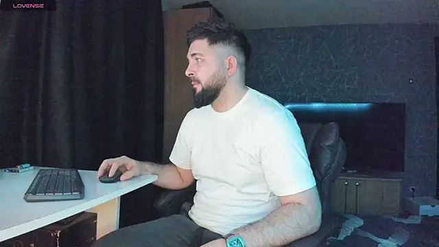 Snapshot of Eduu2322 chatting on 01-11-25, 10:18 Eduu2322 online show from 01-11-25, 10:18