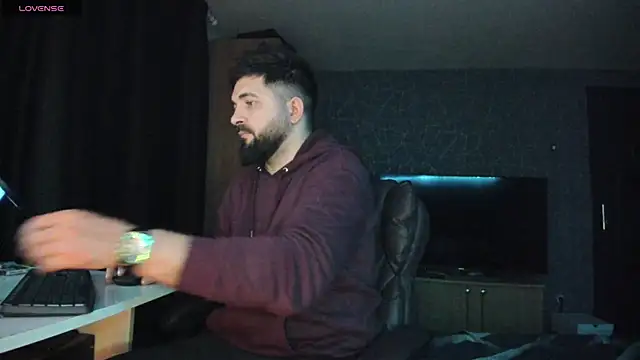 Snapshot of Eduu2322 chatting on 01-17-25, 11:18 Eduu2322 online show from 01-17-25, 11:18