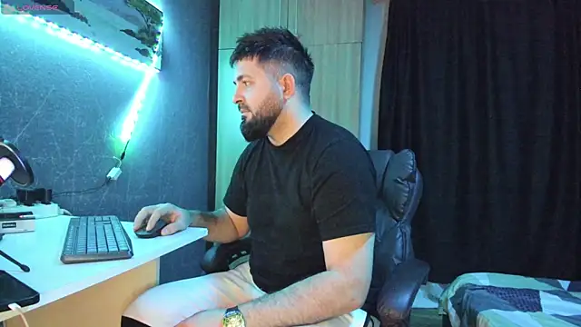 Snapshot of Eduu2322 chatting on 02-18-25, 10:58 Eduu2322 online show from 02-18-25, 10:58