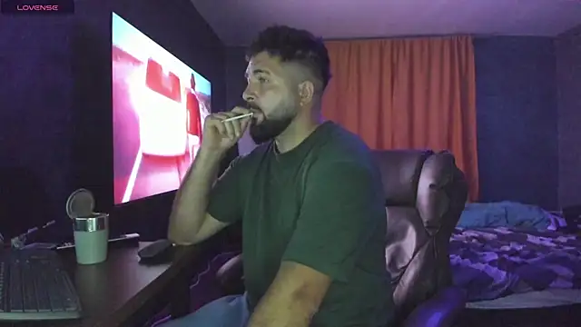 Snapshot of Eduu2322 chatting on 09-19-25, 07:14 Eduu2322 online show from 09-19-25, 07:14