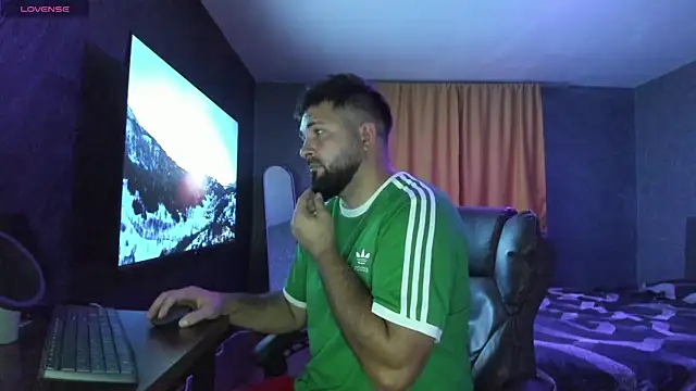 Snapshot of Eduu2322 chatting on 09-22-25, 08:44 Eduu2322 online show from 09-22-25, 08:44