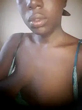 Snapshot of Saggy_boobs chatting on 12-21-24, 05:14 Saggy boobs online show from 12-21-24, 05:14