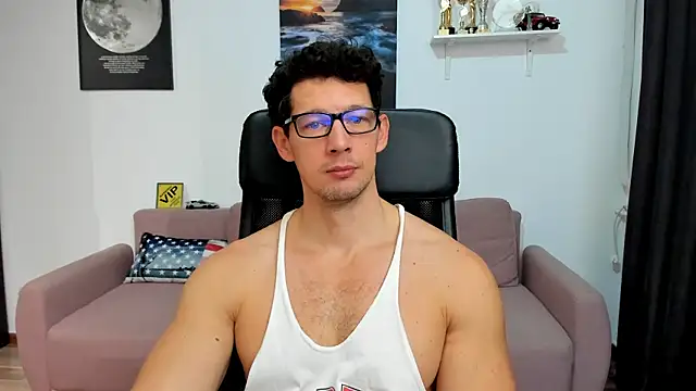 Snapshot of BrutusK08 chatting on 12-14-25, 08:20 BrutusK08 online show from 12-14-25, 08:20