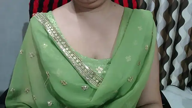 Snapshot of Kaur_Jannat chatting on 01-31-25, 06:03 Kaur Jannat online show from 01-31-25, 06:03