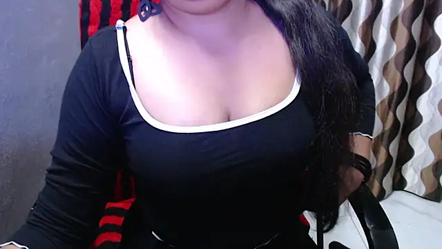 Snapshot of Kaur_Jannat chatting on 02-01-25, 05:37 Kaur Jannat online show from 02-01-25, 05:37