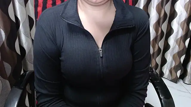 Snapshot of Kaur_Jannat chatting on 02-02-25, 06:42 Kaur Jannat online show from 02-02-25, 06:42