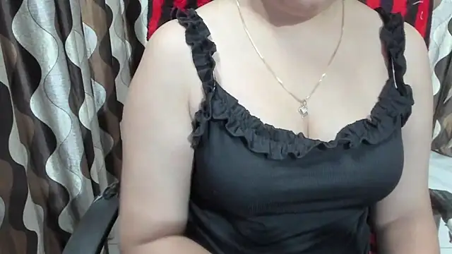 Snapshot of Kaur_Jannat chatting on 10-05-25, 05:44 Kaur Jannat online show from 10-05-25, 05:44