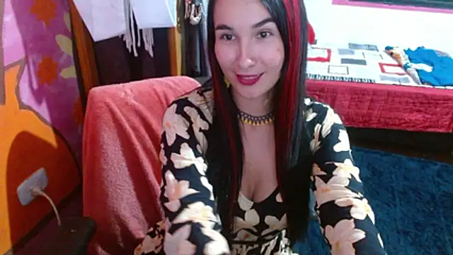 Snapshot of nicolgomez2 chatting on 12-16-25, 01:10 nicolgomez2 online show from 12-16-25, 01:10