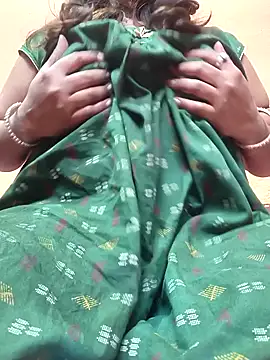 Snapshot of CUTE_SOPHIA- chatting on 12-22-24, 11:33 CUTE SOPHIA- online show from 12-22-24, 11:33