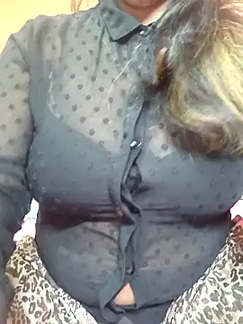 Snapshot of CUTE_SOPHIA- chatting on 03-08-25, 06:37 CUTE SOPHIA- online show from 03-08-25, 06:37