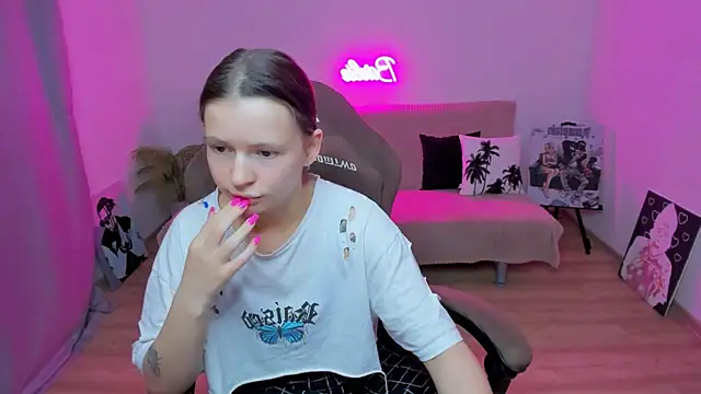 HelloRoxy online show from 09-28-25, 06:57