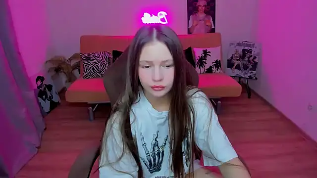 HelloRoxy online show from 10-19-25, 02:40