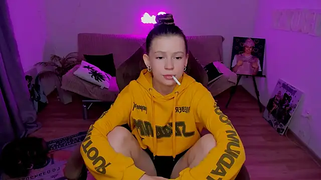 HelloRoxy online show from 02-17-26, 05:52