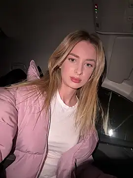 Snapshot of EvieEvans chatting on 01-17-25, 08:33 EvieEvans online show from 01-17-25, 08:33