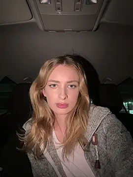 Snapshot of EvieEvans chatting on 02-23-25, 06:23 EvieEvans online show from 02-23-25, 06:23