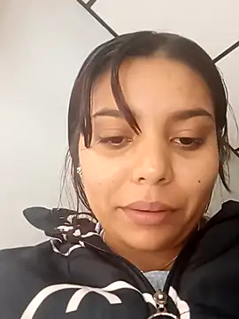 stefanie010 online show from 12-07-24, 07:32