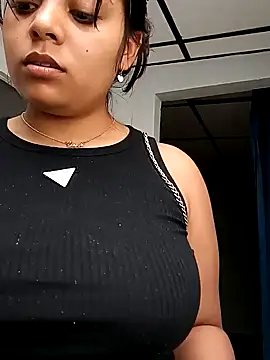 stefanie010 online show from 01-24-25, 02:19