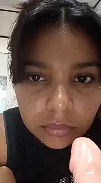 stefanie010 online show from 02-11-25, 06:44