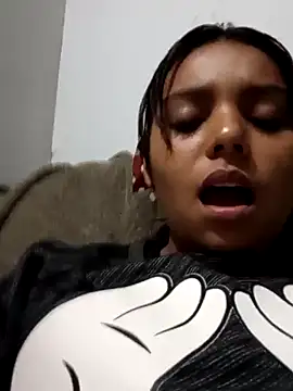 stefanie010 online show from 02-21-25, 11:32