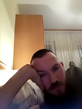 Snapshot of Klinsch chatting on 02-17-26, 10:16 Klinsch online show from 02-17-26, 10:16