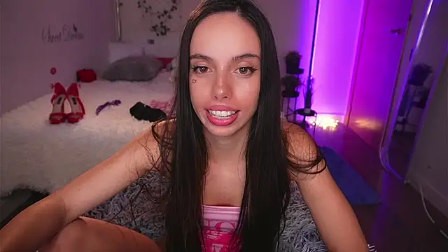 Snapshot of Dayna_Nebula chatting on 09-29-25, 02:44 Dayna Nebula online show from 09-29-25, 02:44