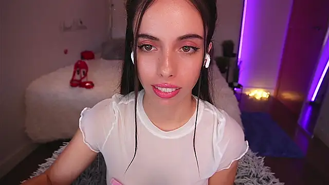 Snapshot of Dayna_Nebula chatting on 10-05-25, 11:08 Dayna Nebula online show from 10-05-25, 11:08