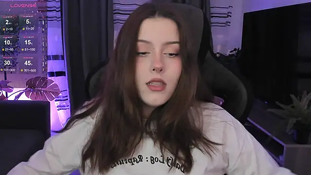 CoralineKeyns online show from 02-25-25, 05:41