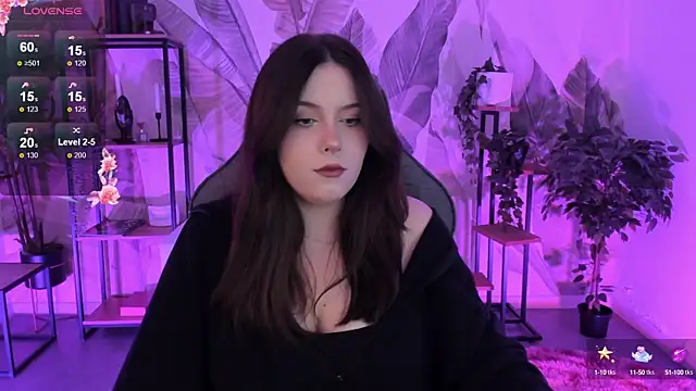 CoralineKeyns online show from 10-14-25, 03:18