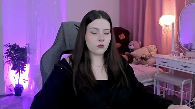 CoralineKeyns online show from 11-04-25, 05:50